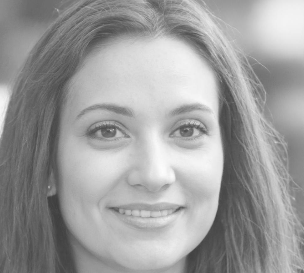 Carmela Vázquez, especialista en reportes financieros